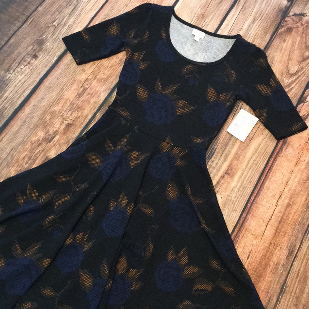 LuLaRoe Nicole, Size Small 🚫 Trades